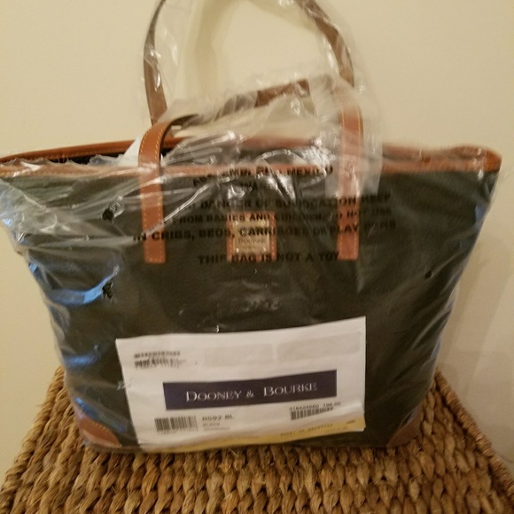Dooney & Bourke Handbags - NWT Dooney and Bourke Pebble Grain Charleston Tote